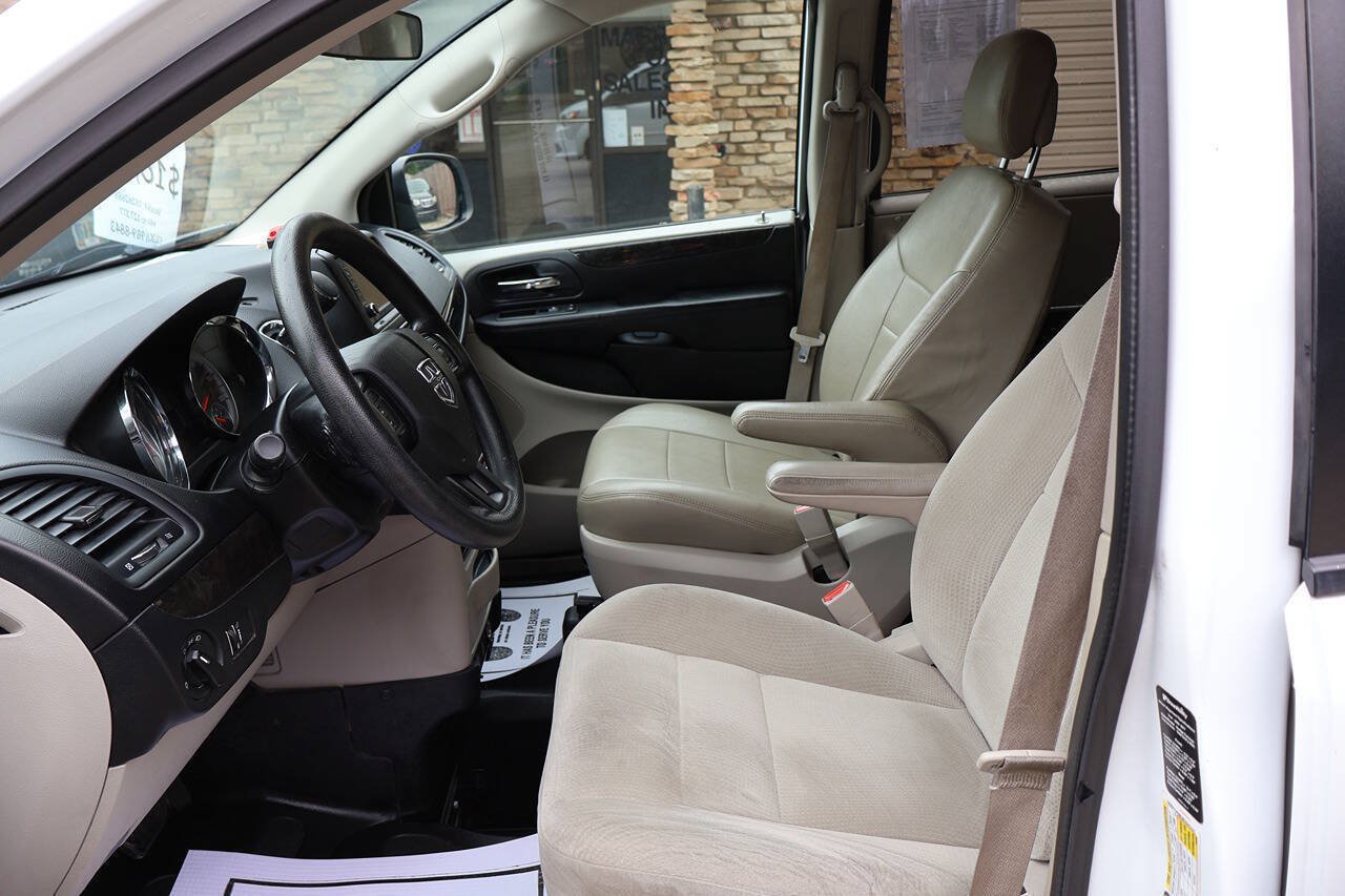 Used 2017 Dodge Grand Caravan SE w/ Power Window Group FWD image 22