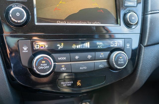 Used 2018 Nissan Rogue SV AWD/4WD image 28
