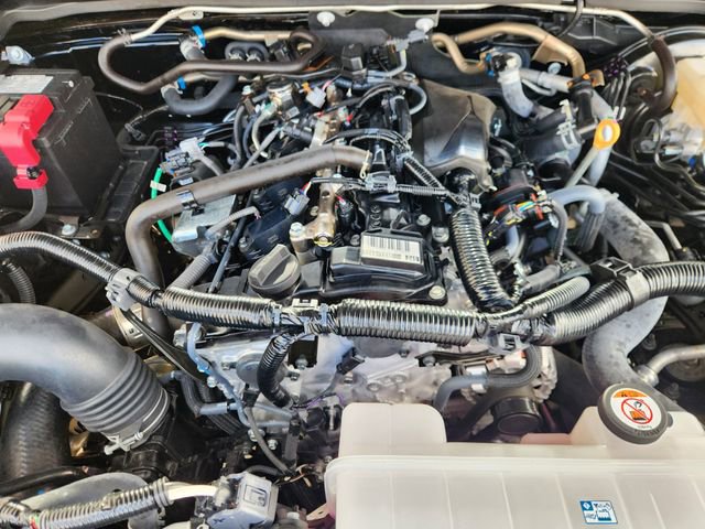 Certified 2025 Toyota Tacoma TRD Sport image 32