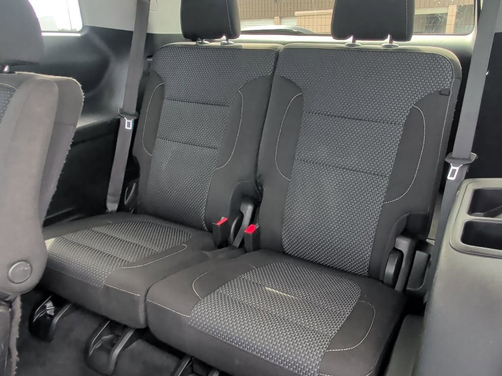 Used 2023 GMC Acadia SLE image 42