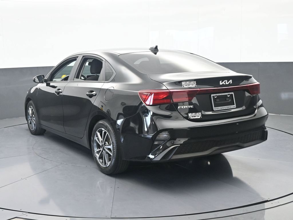 Used 2024 Kia Forte LXS w/ LXS Technology Package FWD image 4
