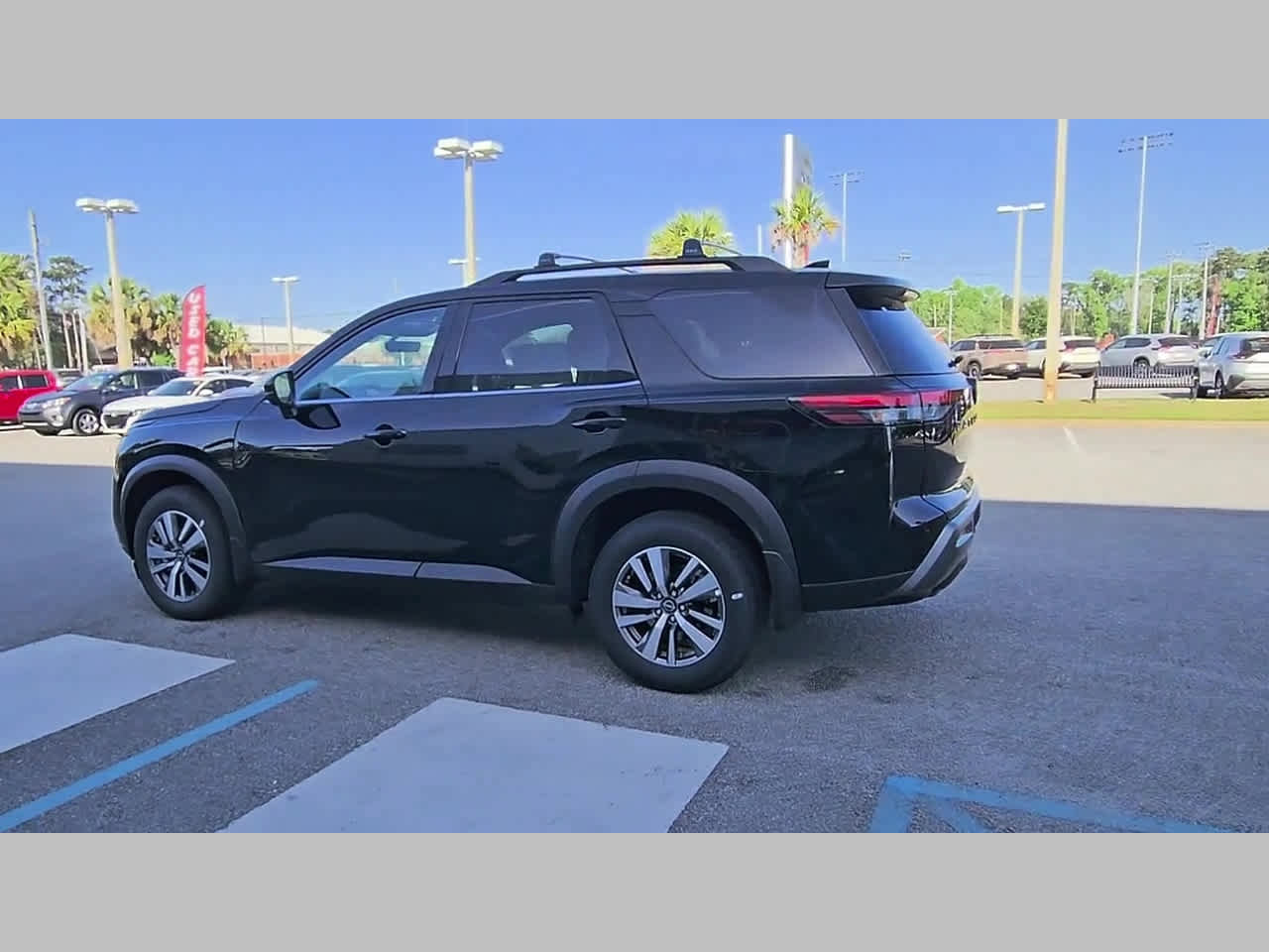 New 2026 Nissan Pathfinder SL FWD image 26