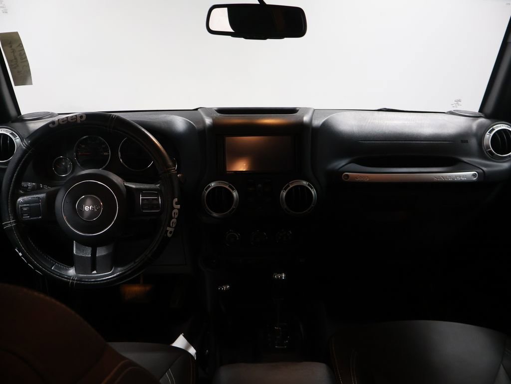 Used 2016 Jeep Wrangler Unlimited Sahara image 14