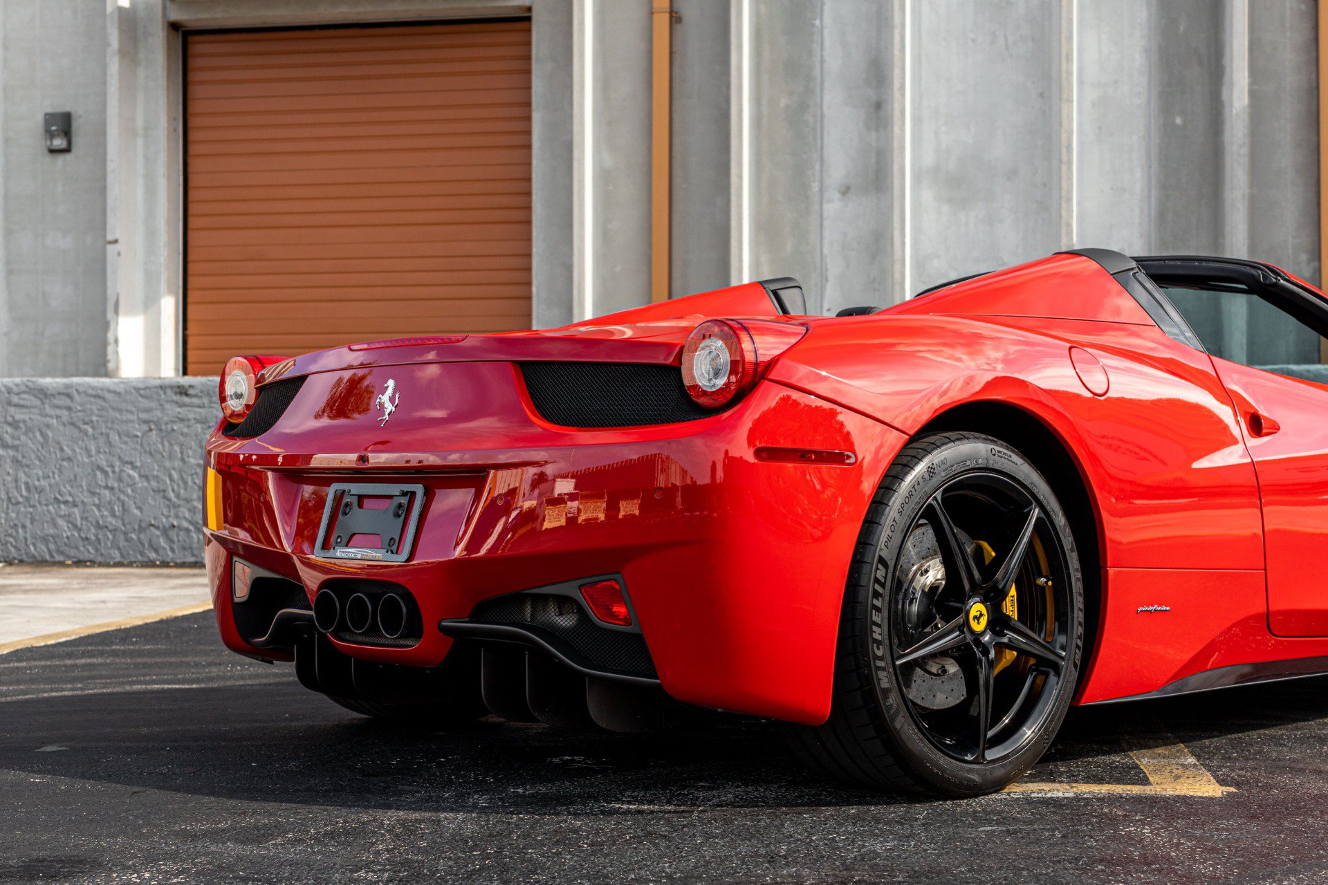 Used 2013 Ferrari 458 Spider RWD image 28
