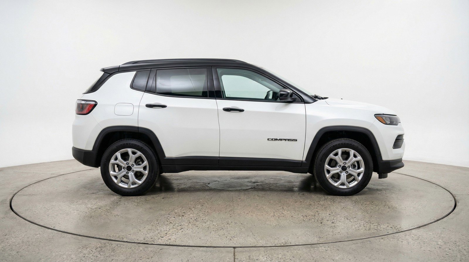Used 2025 Jeep Compass Latitude image 11