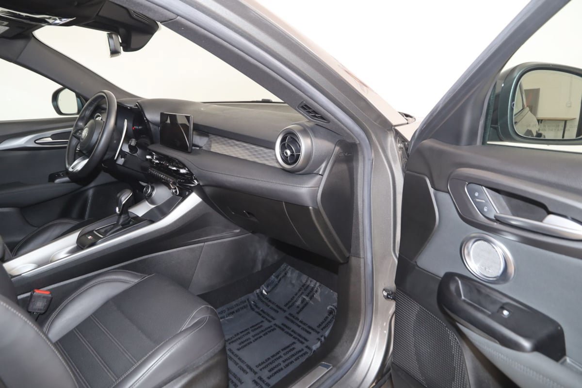 Used 2024 Alfa Romeo Tonale Veloce AWD/4WD image 45