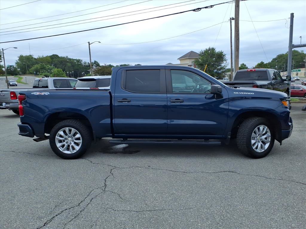 Used 2022 Chevrolet Silverado 1500 Custom AWD/4WD image 3