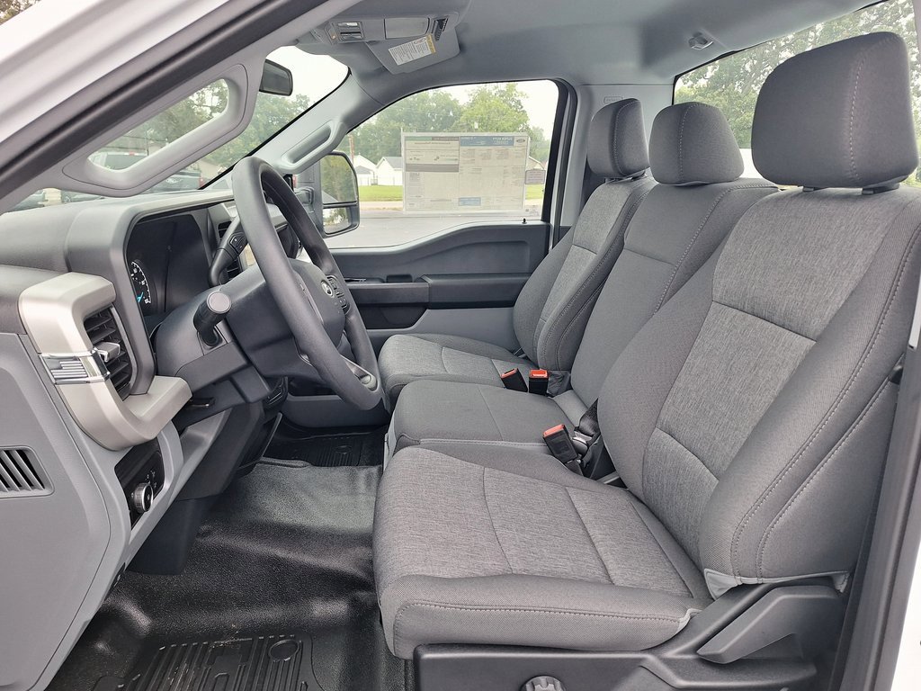 New 2026 Ford F250 4x4 Regular Cab Super Duty image 4