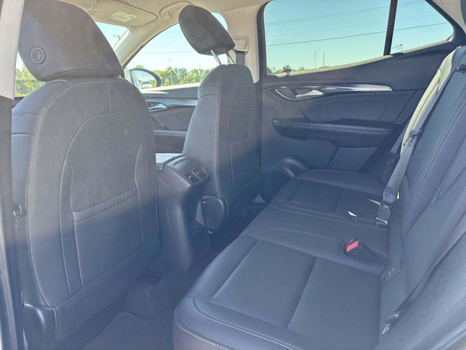 Used 2025 Buick Envision Preferred AWD/4WD image 17