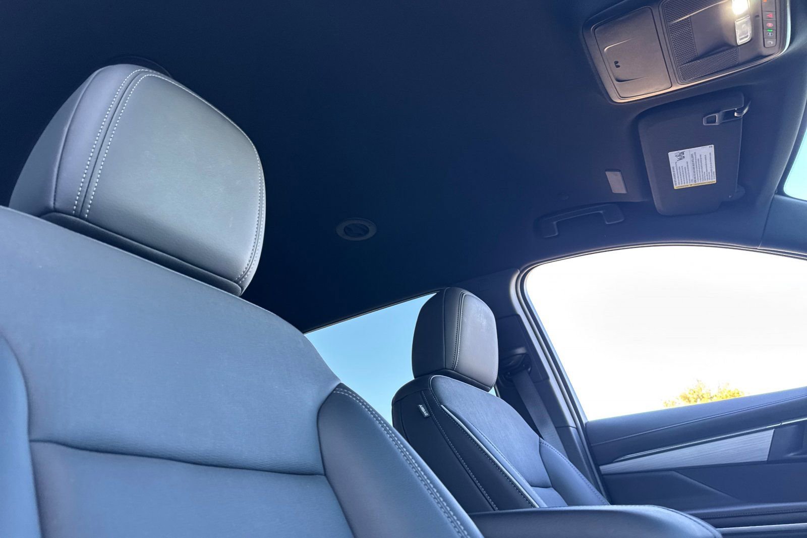 Used 2025 Buick Enclave Preferred FWD image 18