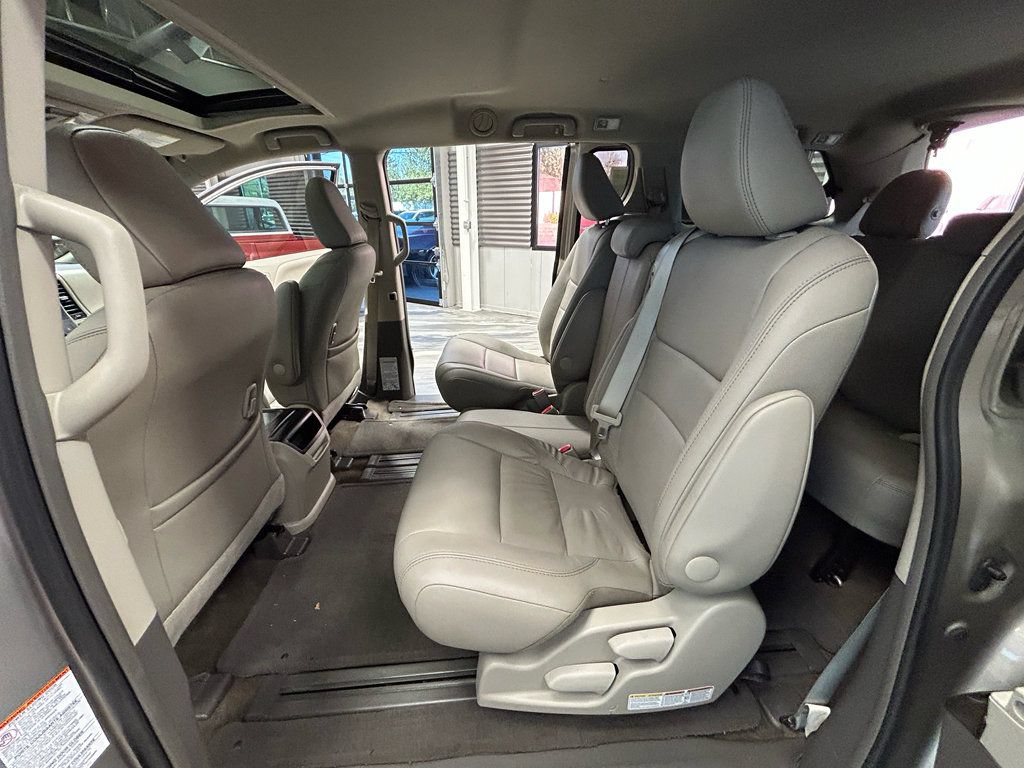 Used 2017 Toyota Sienna XLE w/ XLE Navigation Package FWD image 51