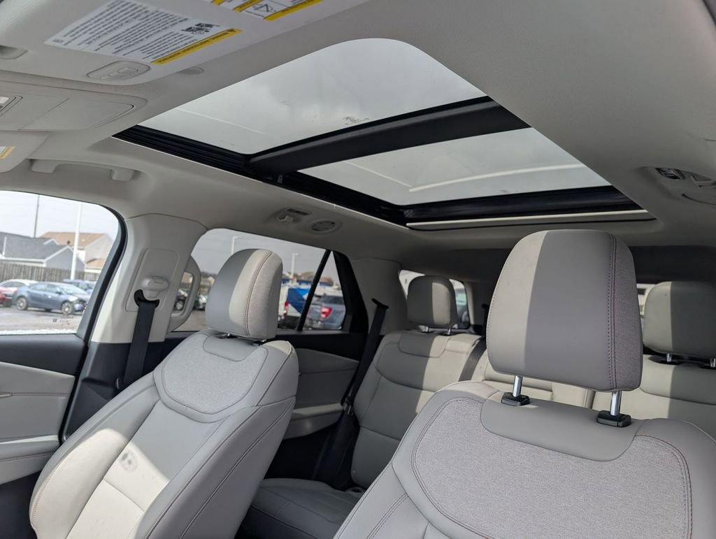New 2025 Ford Explorer Active w/ Active Comfort Package AWD/4WD image 5