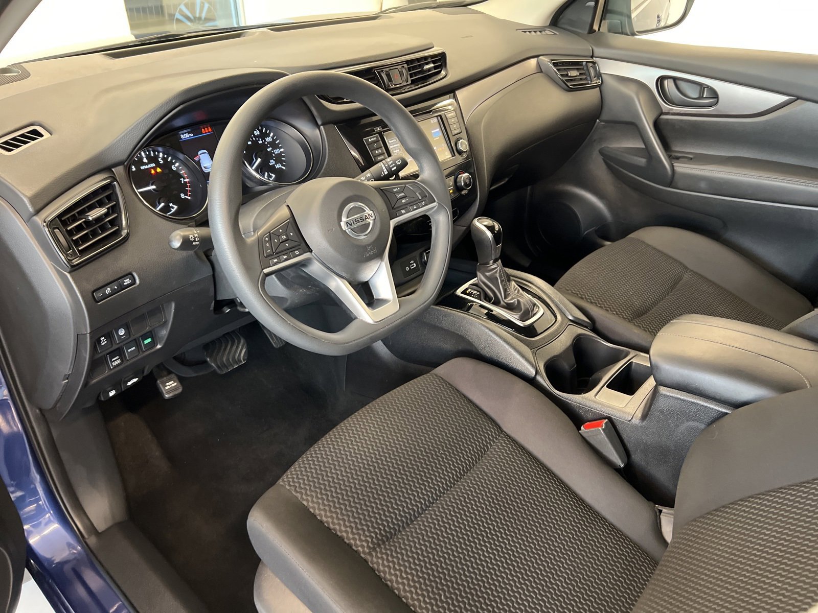 Used 2022 Nissan Rogue Sport S image 25
