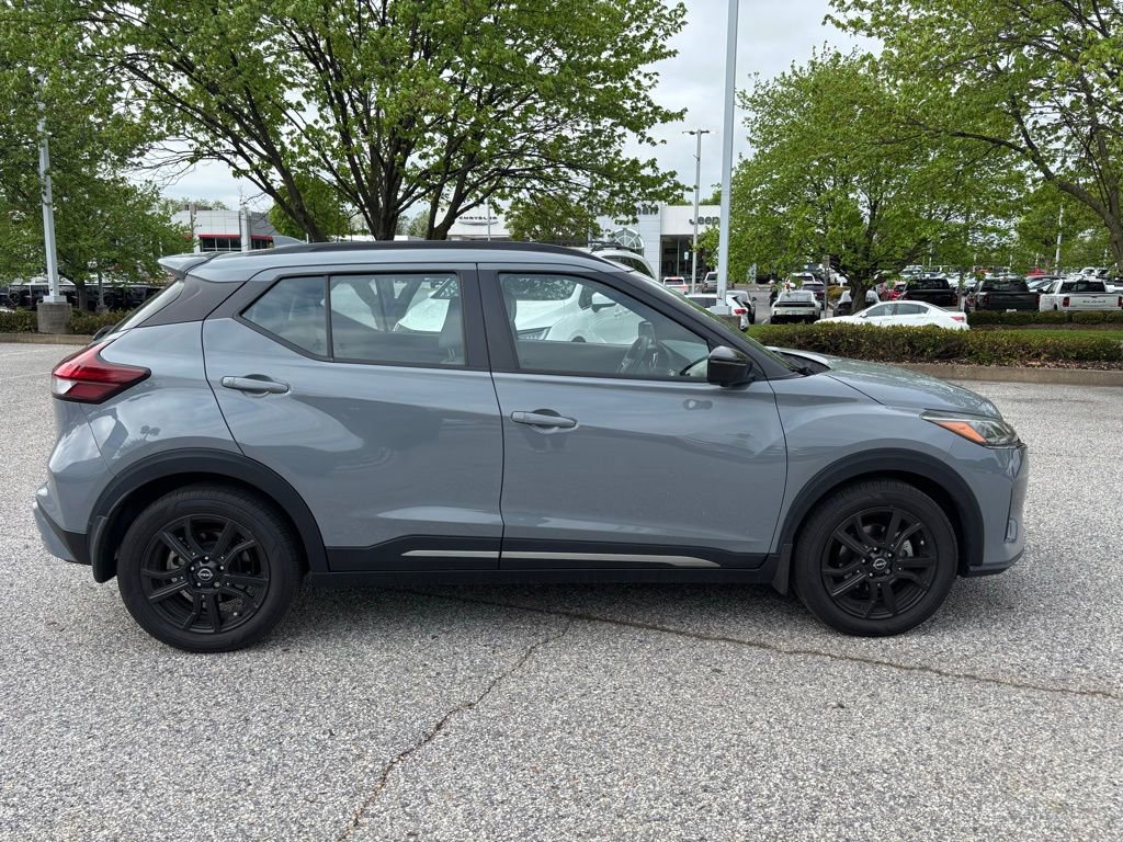 Used 2022 Nissan Kicks SR w/ Premium Package FWD image 4