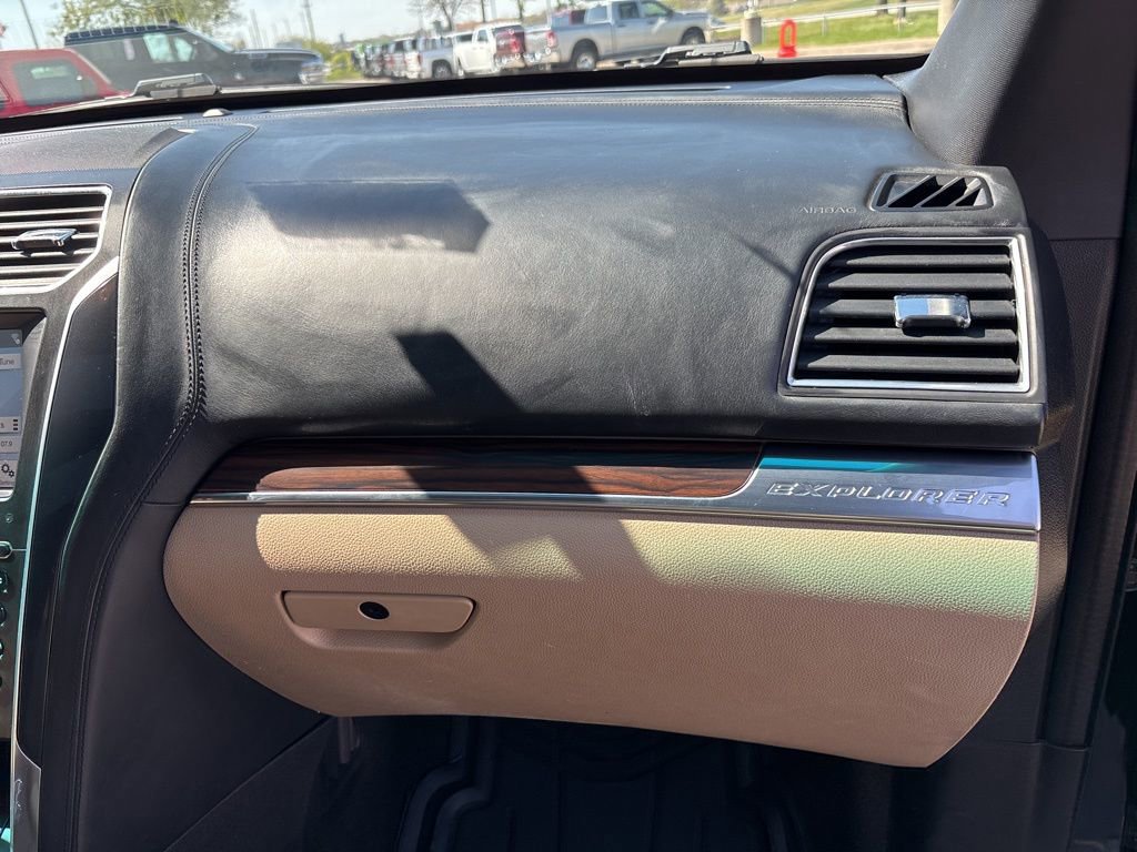 Used 2017 Ford Explorer Limited image 56