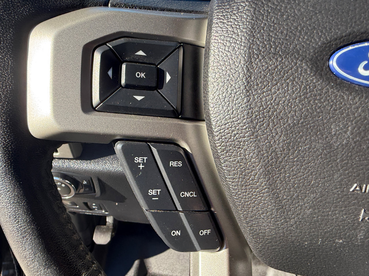 Used 2017 Ford F250 Lariat w/ Lariat Ultimate Package image 18