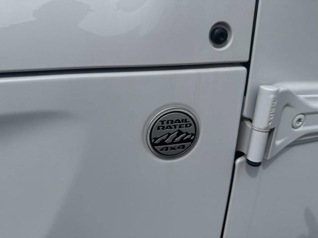 Used 2020 Jeep Wrangler Unlimited Sahara w/ Dual Top Group image 14