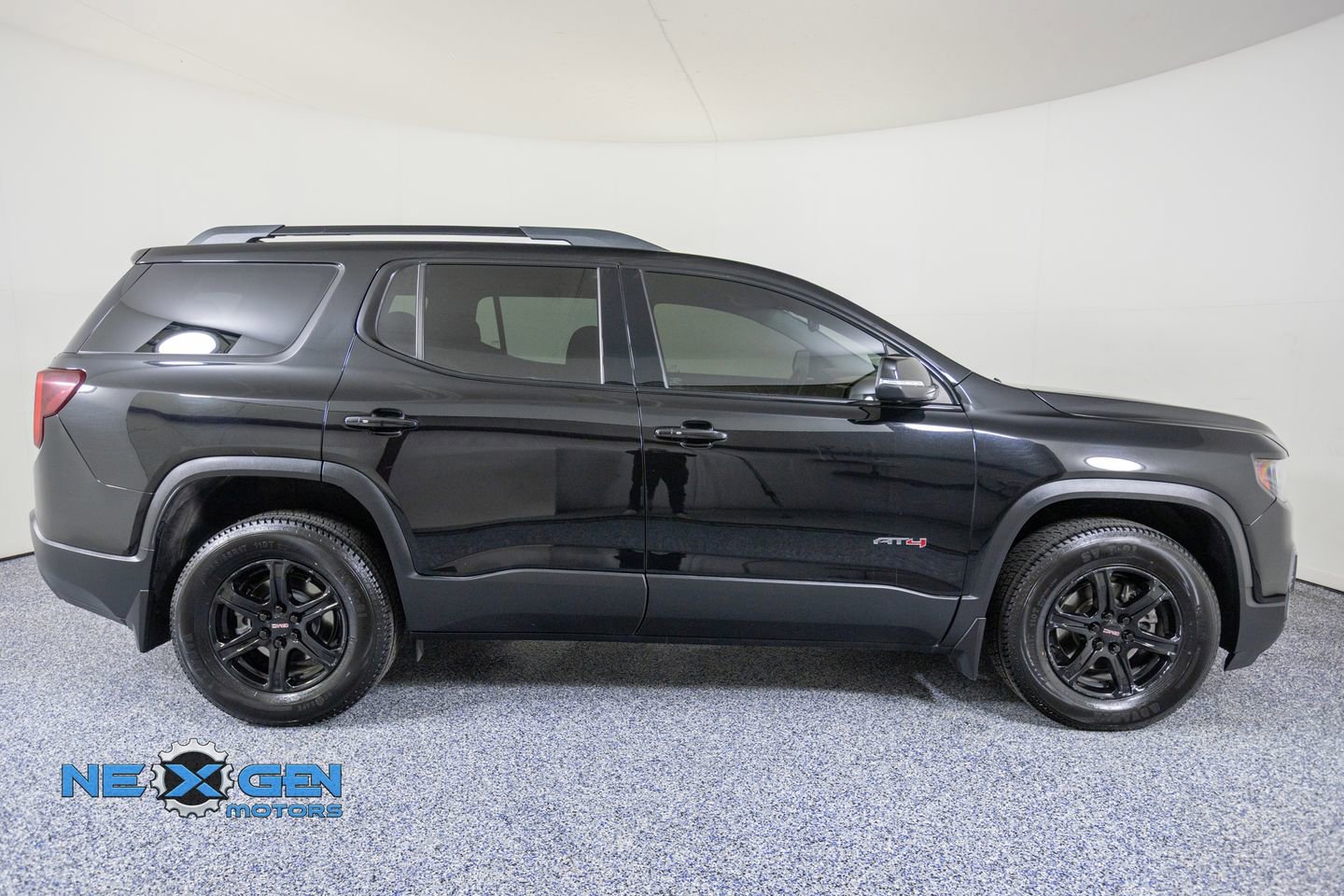 Used 2023 GMC Acadia AT4 w/ LPO, Floor Liner Package AWD/4WD image 8
