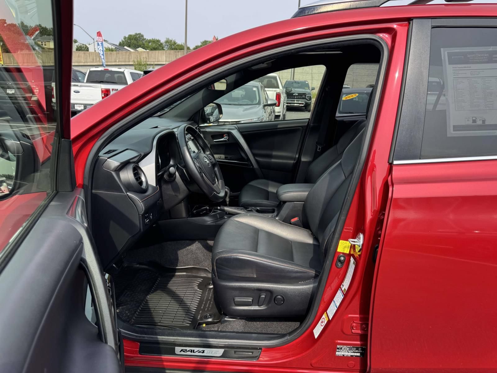 Used 2016 Toyota RAV4 SE AWD/4WD image 21
