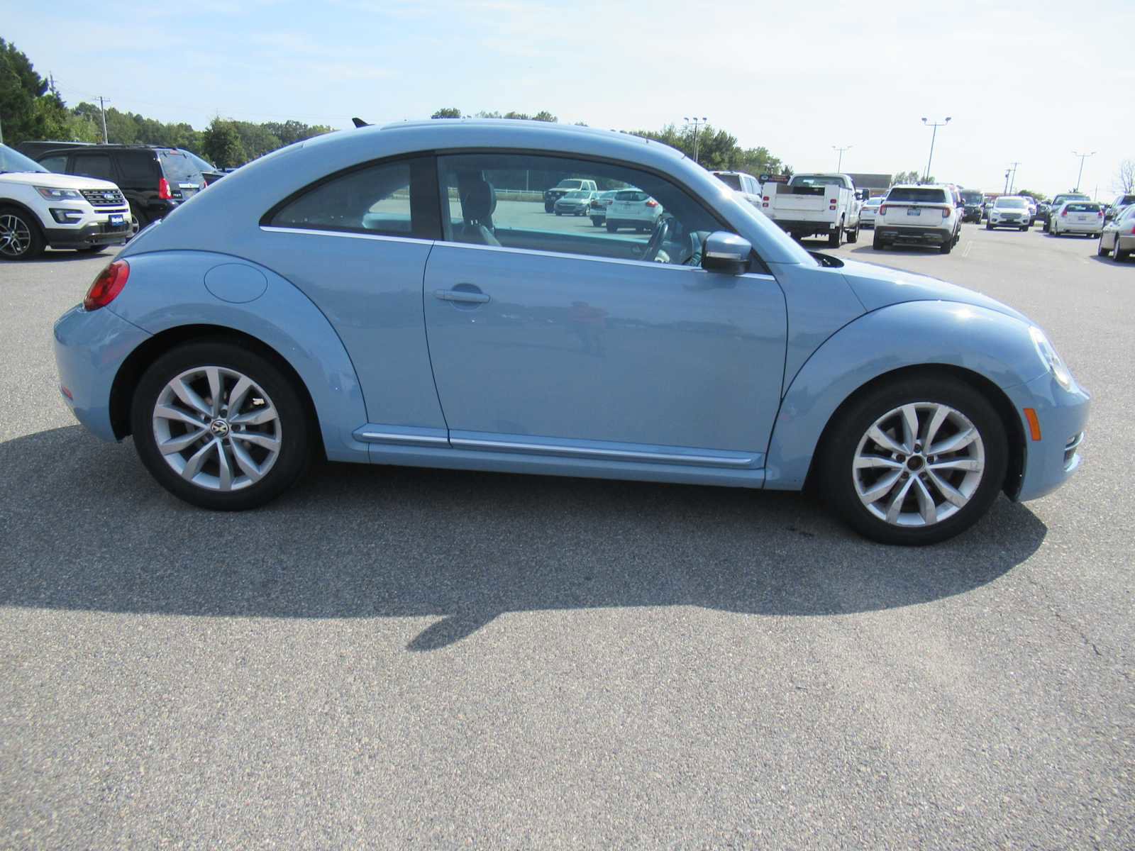 Used 2013 Volkswagen Beetle TDI image 4