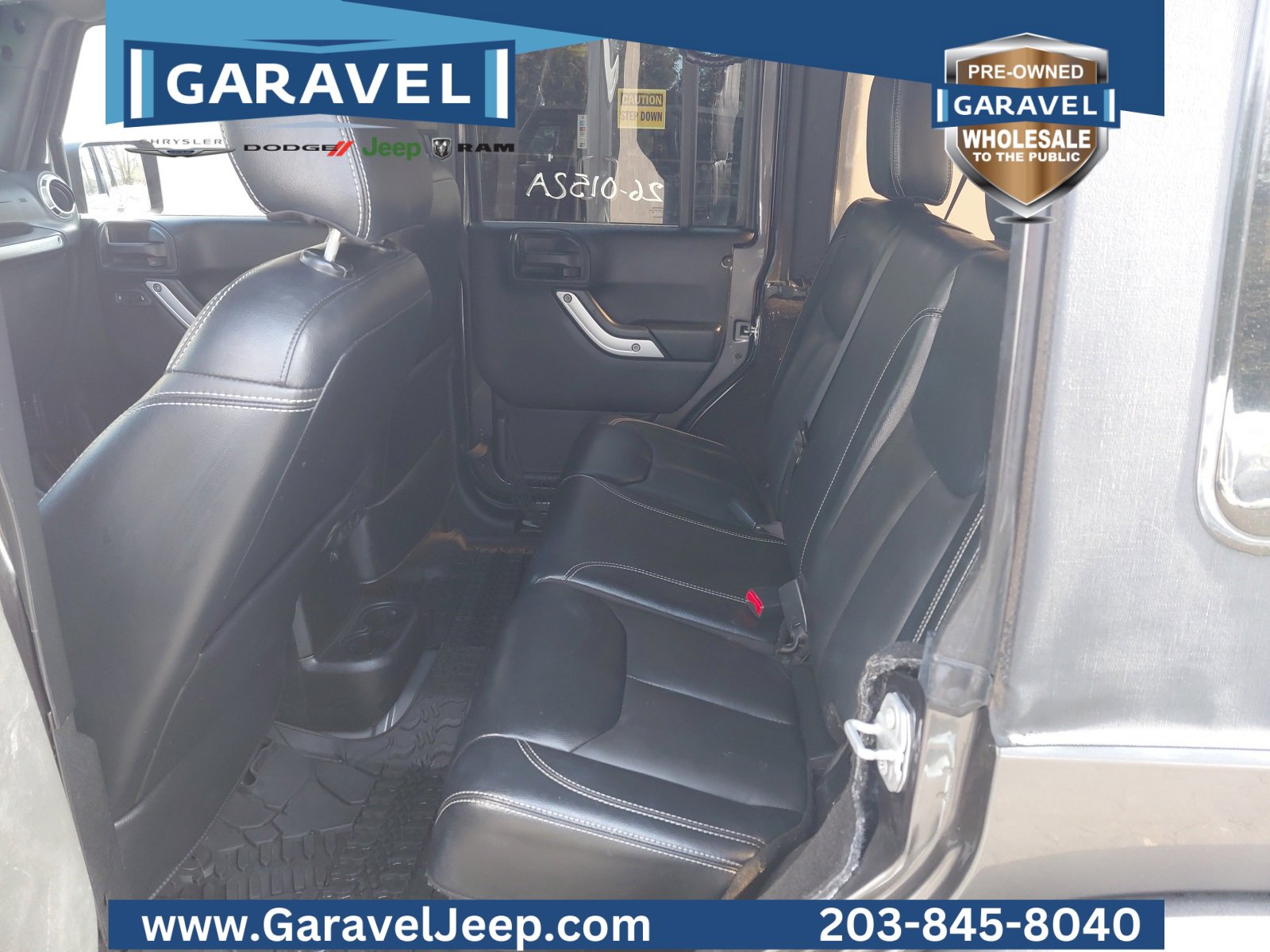 Used 2017 Jeep Wrangler Unlimited Rubicon w/ Cold Weather Group image 14