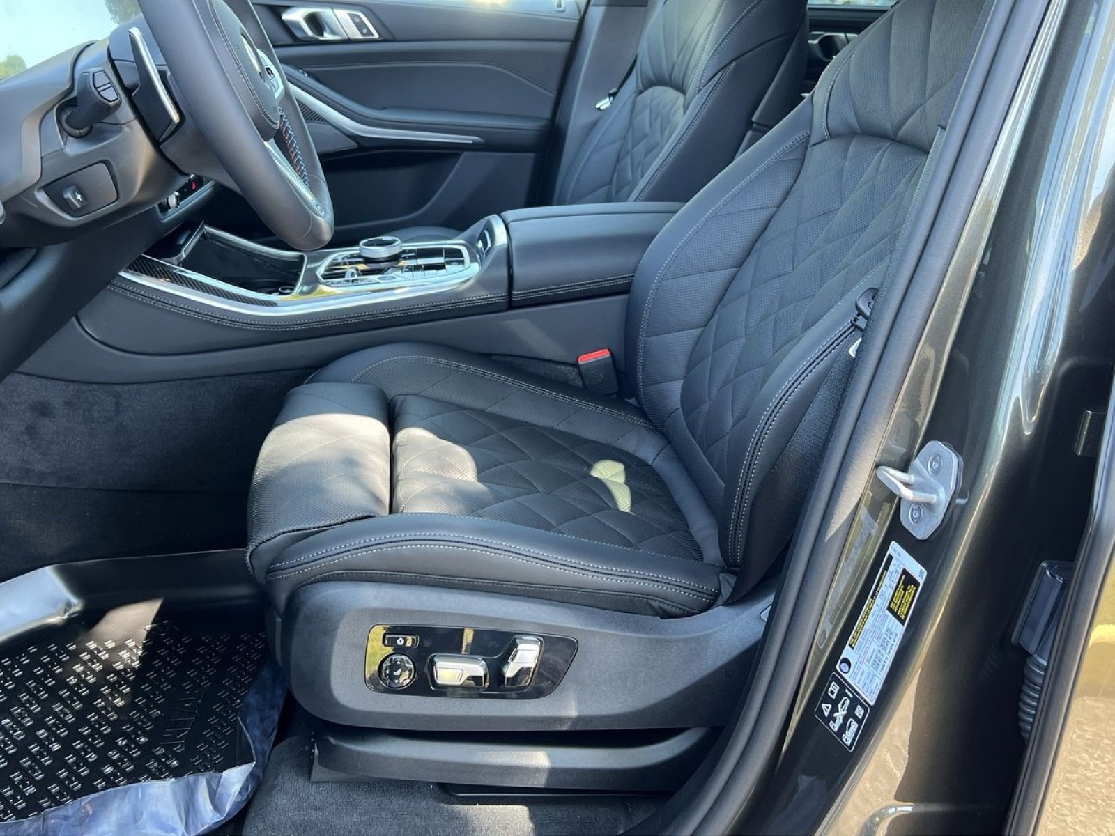 New 2026 BMW X5 M60i image 10