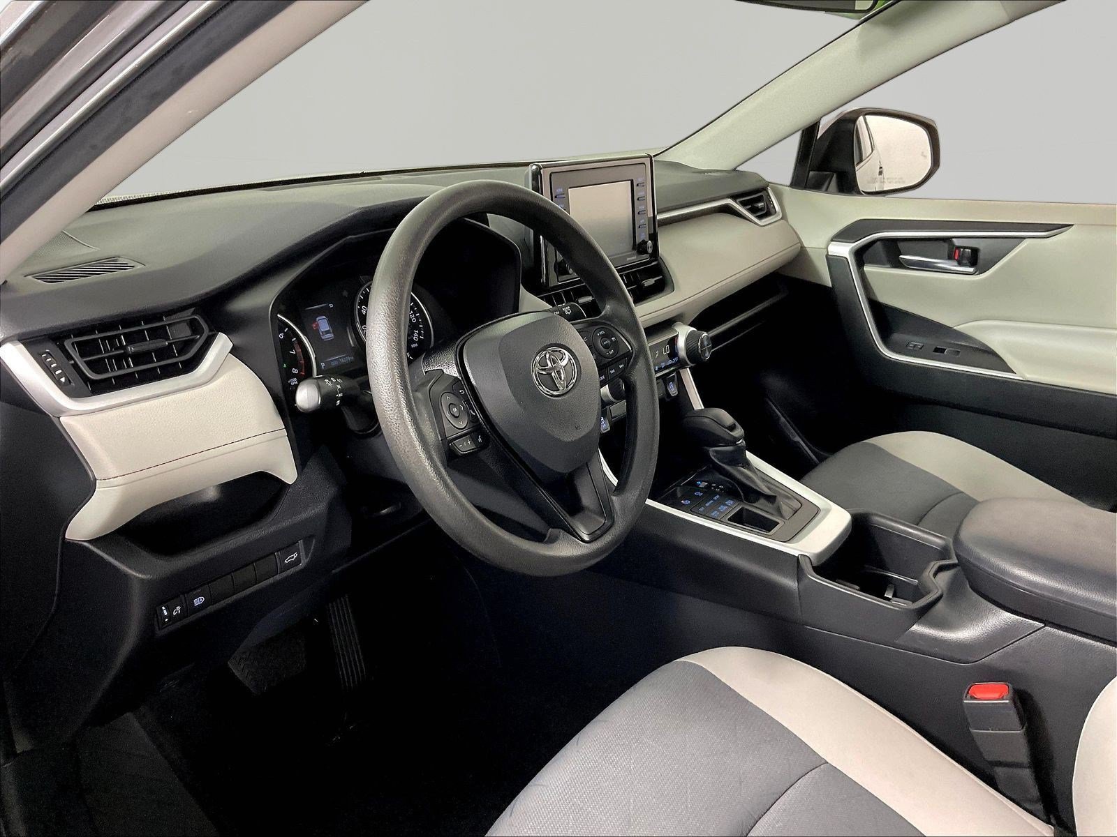Used 2022 Toyota RAV4 XLE w/ Convenience Package AWD/4WD image 17
