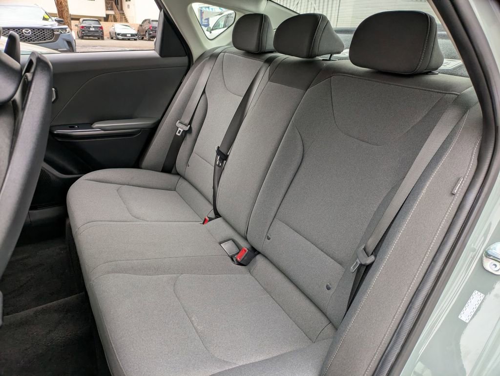 Used 2025 Kia K4 LXS image 24