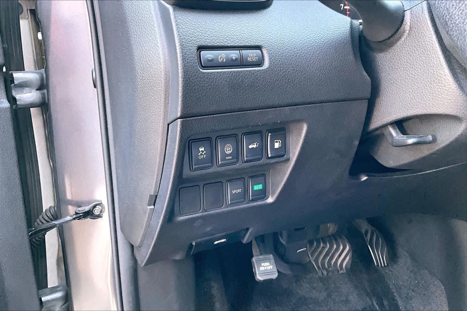 Used 2019 Nissan Rogue SV FWD image 31