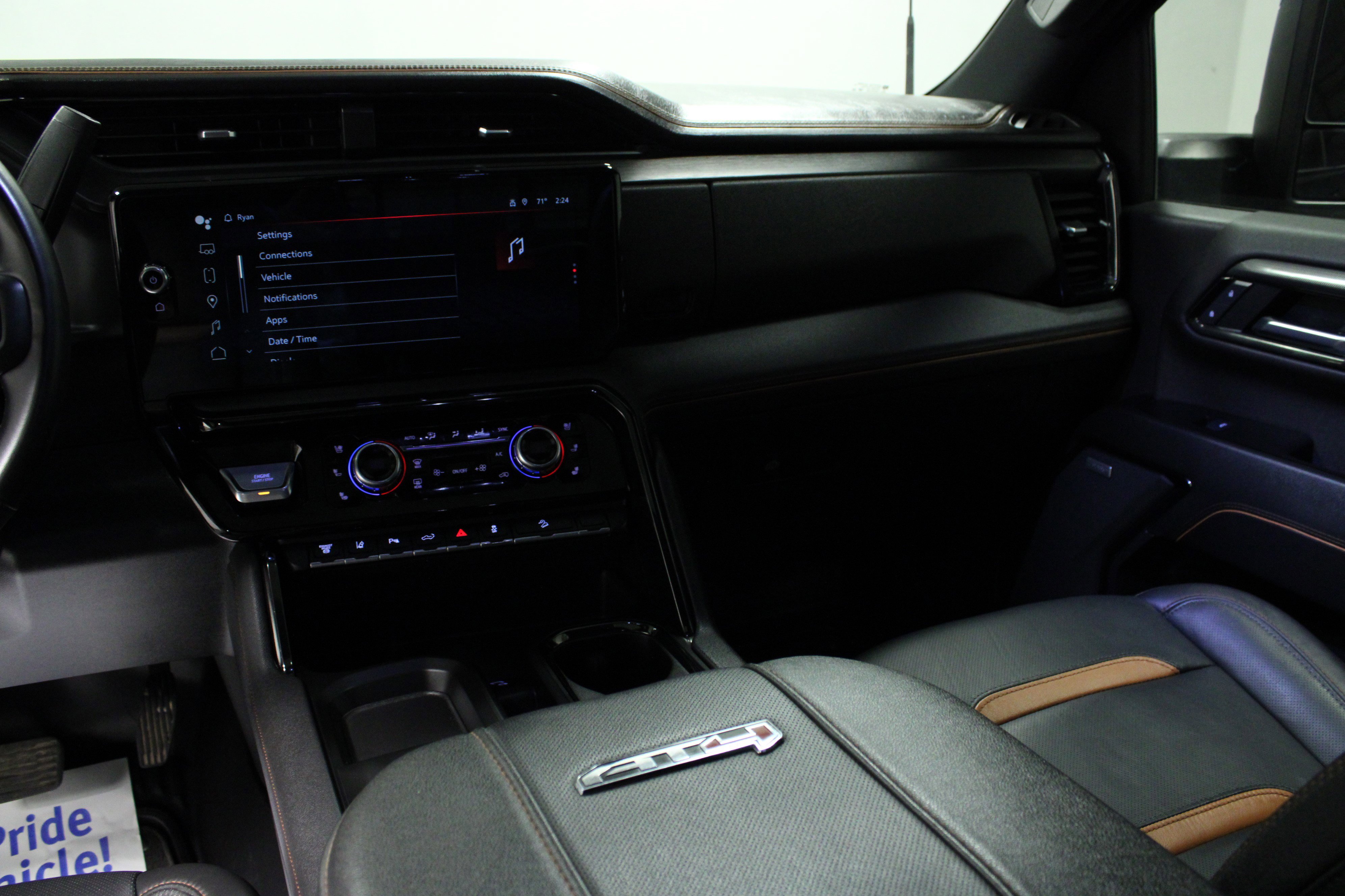 Used 2025 GMC Sierra 2500 AT4 w/ AT4 Premium Plus Package image 19