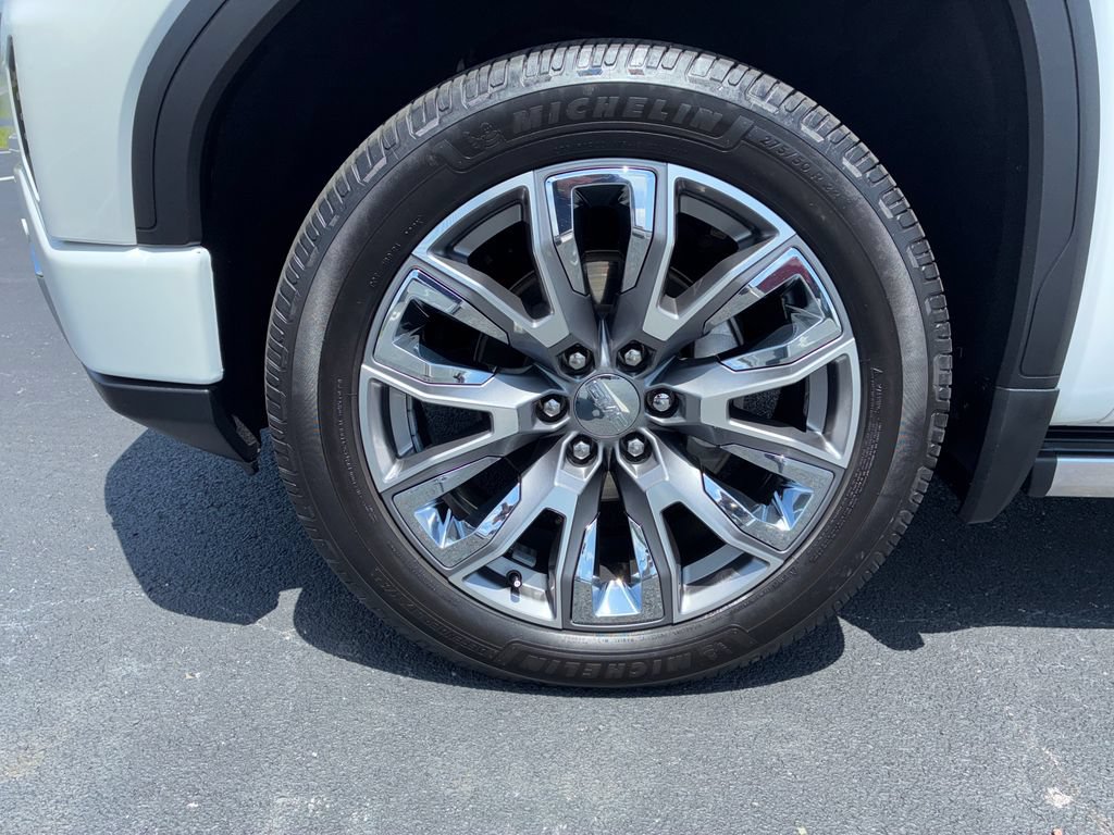 Used 2023 GMC Sierra 1500 Denali w/ Denali Reserve Package AWD/4WD image 8