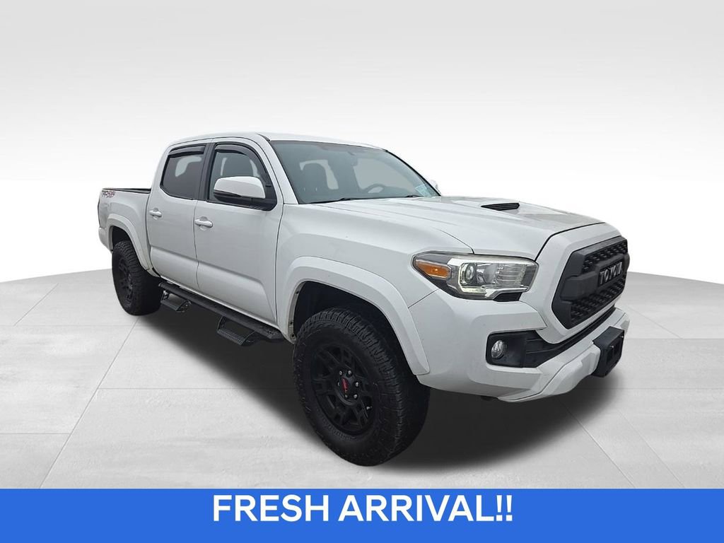 Used 2017 Toyota Tacoma TRD Sport image 1