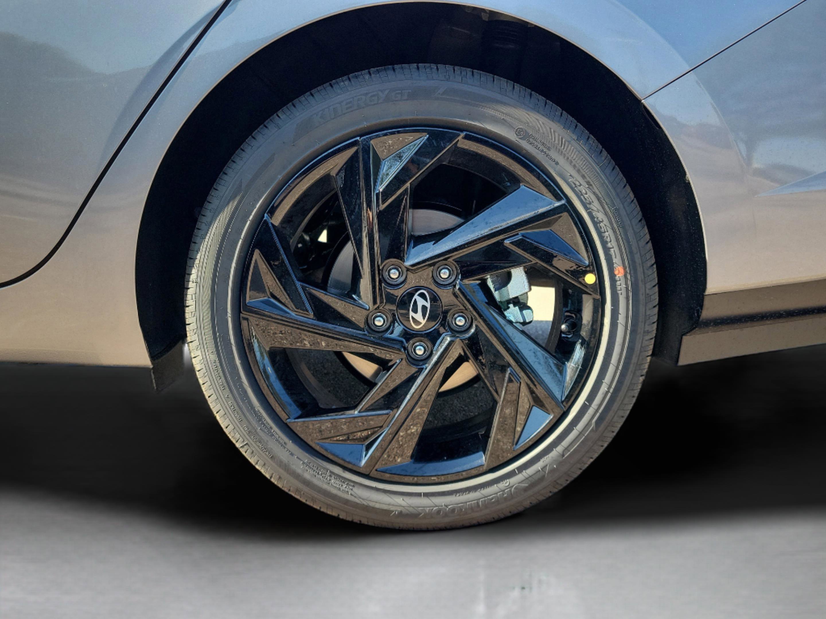 New 2026 Hyundai Elantra SEL Sport w/ Cargo Package image 32