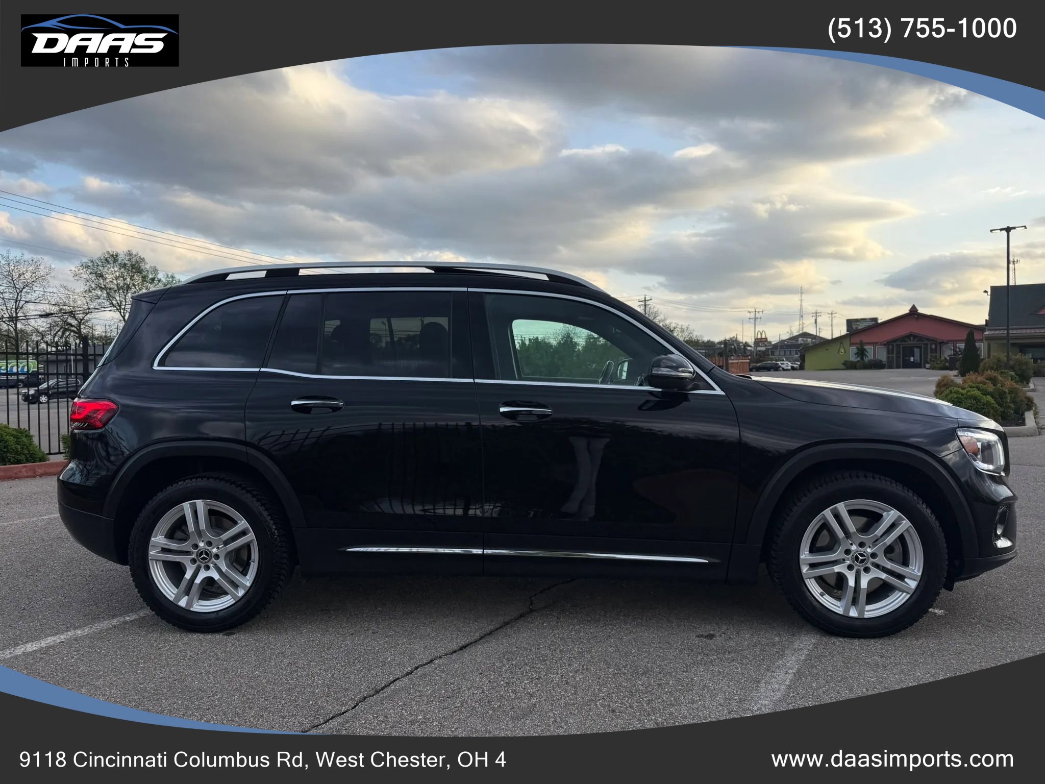 Used 2021 Mercedes-Benz GLB 250 4MATIC w/ Premium Package image 8