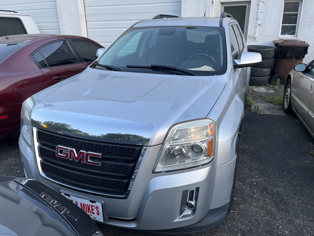 Used 2012 GMC Terrain SLE image 1