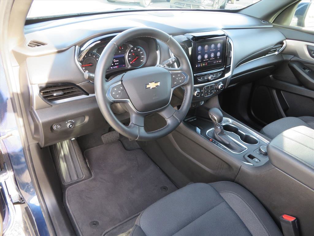 Used 2023 Chevrolet Traverse LT w/ Rear Camera Mirror Package image 14
