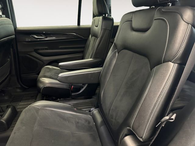 Used 2023 Jeep Grand Cherokee L Laredo image 13