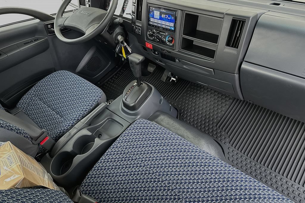 Used 2024 Isuzu NPR RWD image 11