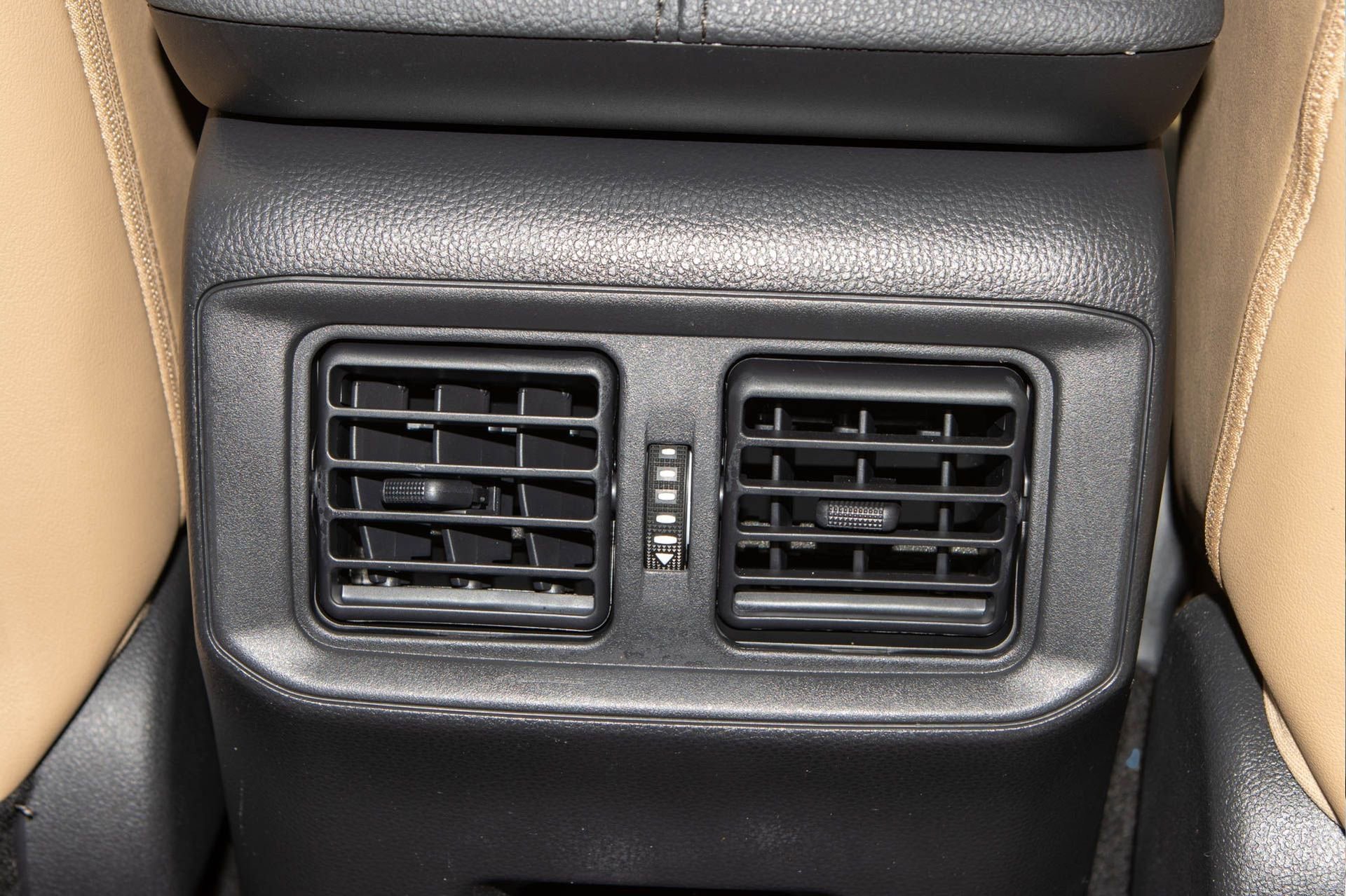 Used 2021 Toyota RAV4 XLE Premium image 20