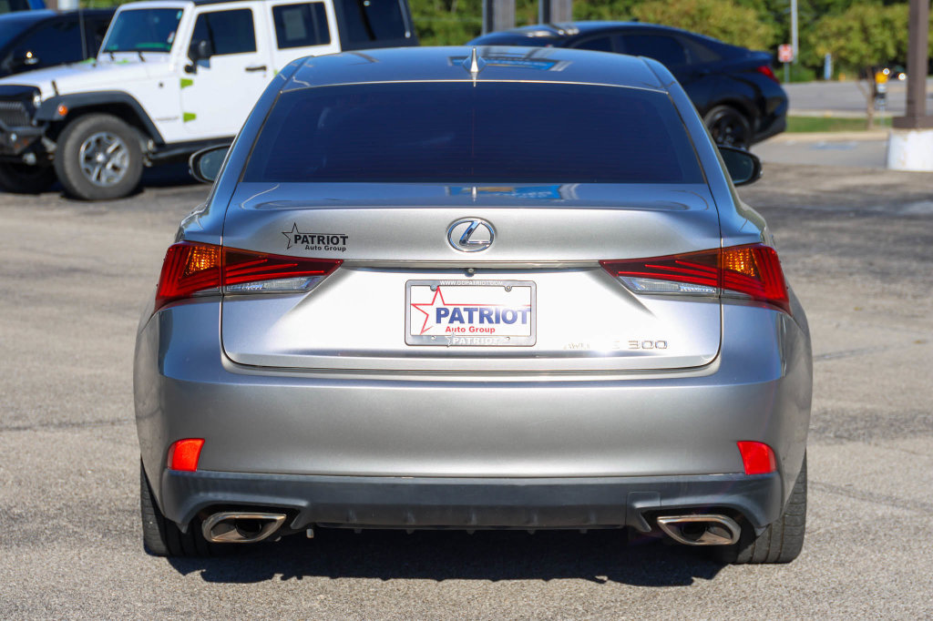 Used 2018 Lexus IS 300 AWD w/ Comfort Package image 4