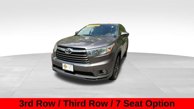 Used 2016 Toyota Highlander XLE image 2