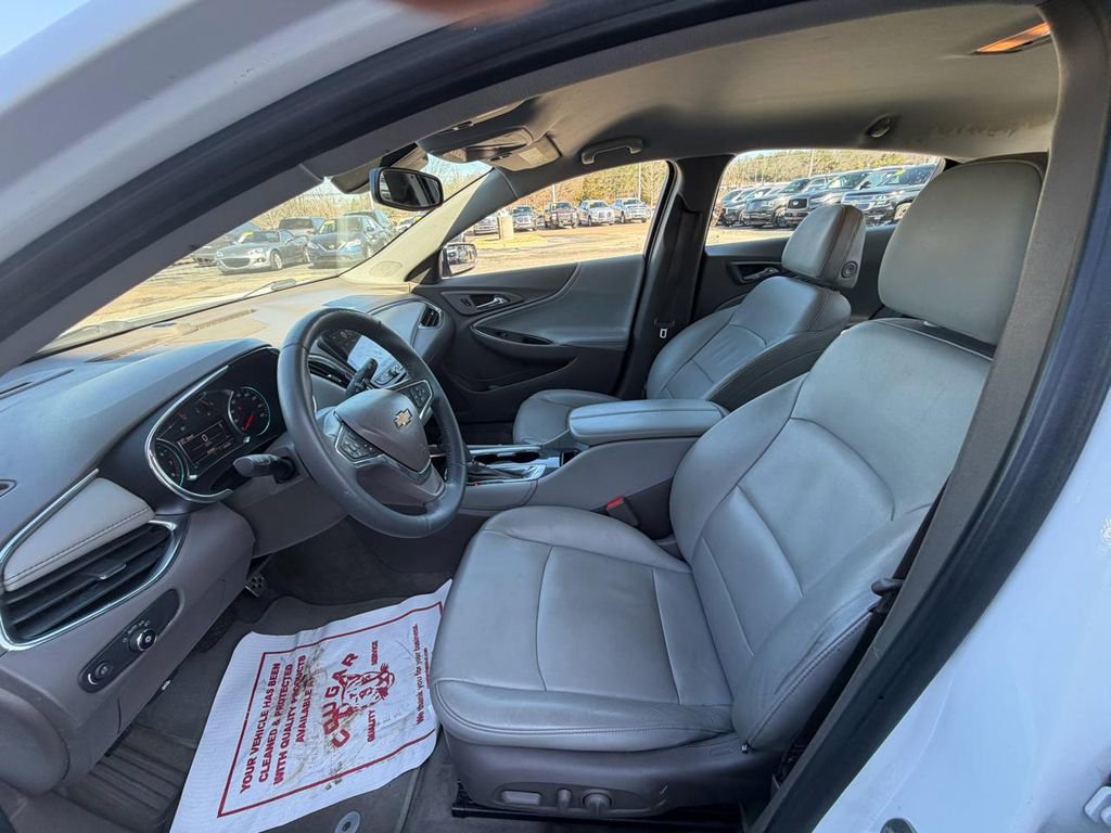 Used 2016 Chevrolet Malibu LT w/ Leather Package FWD image 10
