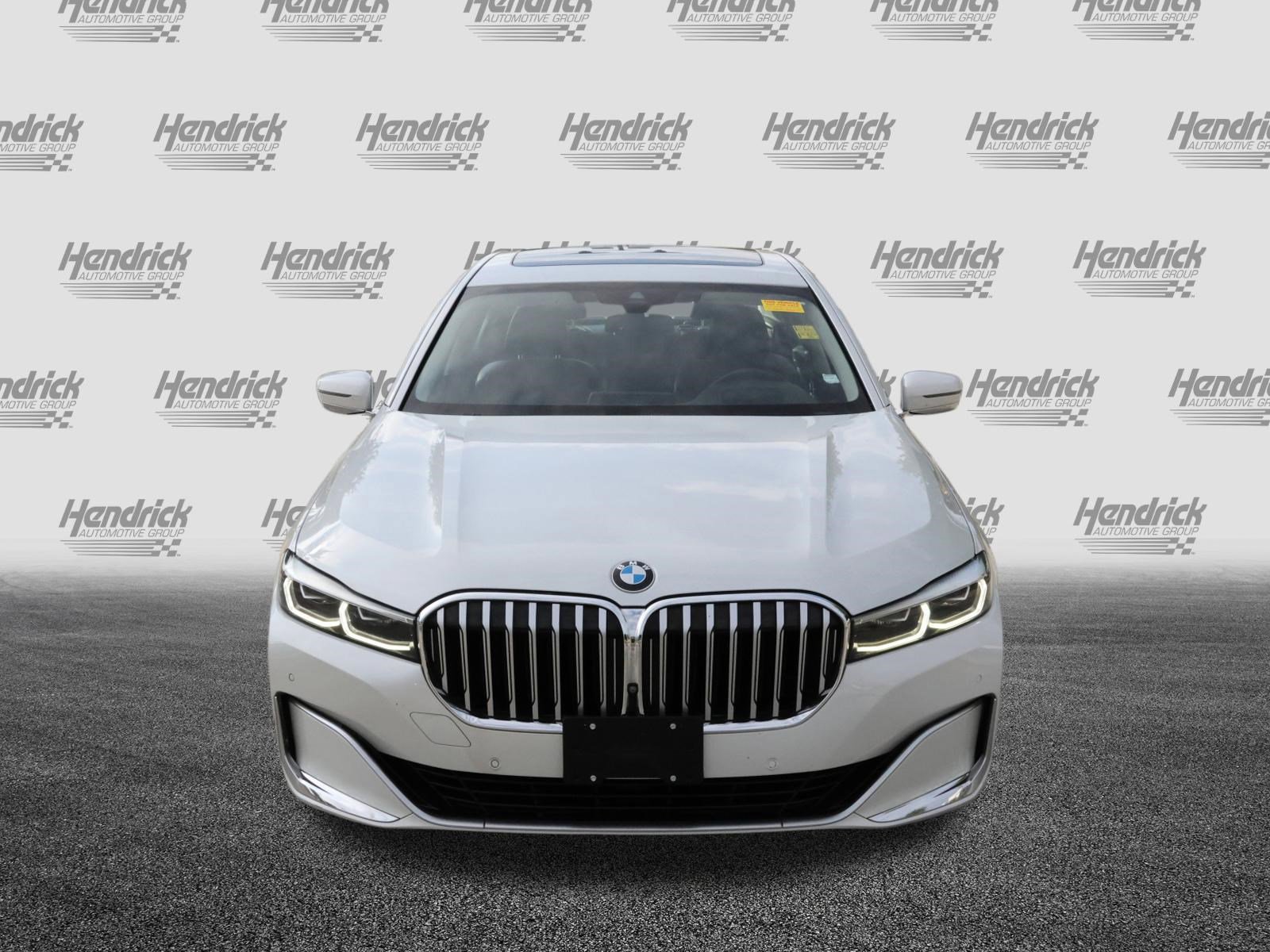 Used 2020 BMW 740i w/ Premium Package RWD image 3