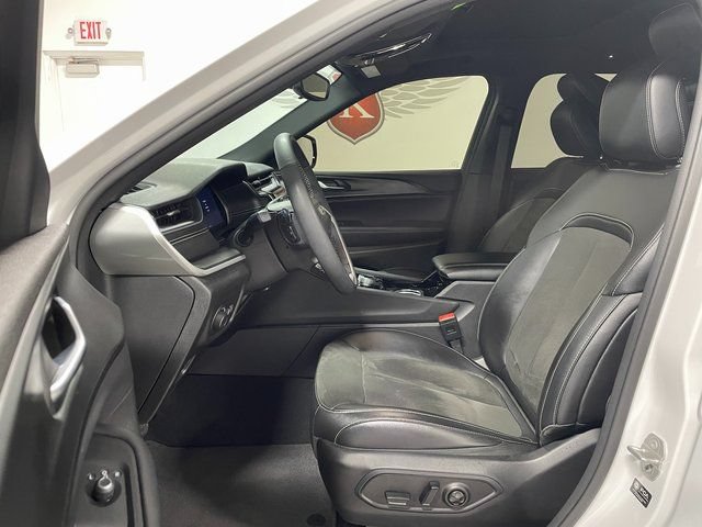 Used 2023 Jeep Grand Cherokee L Laredo AWD/4WD image 11