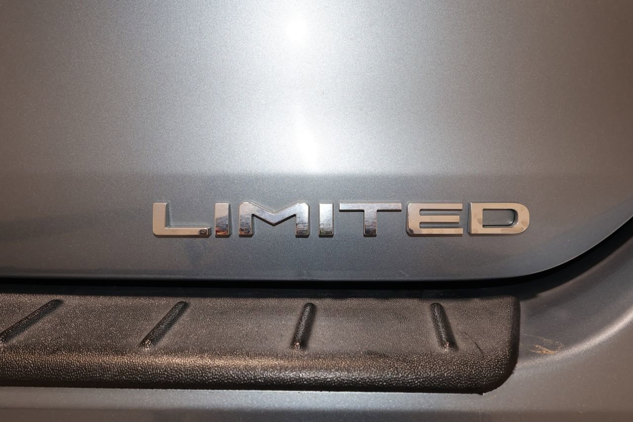 Used 2023 Toyota Highlander Limited image 38