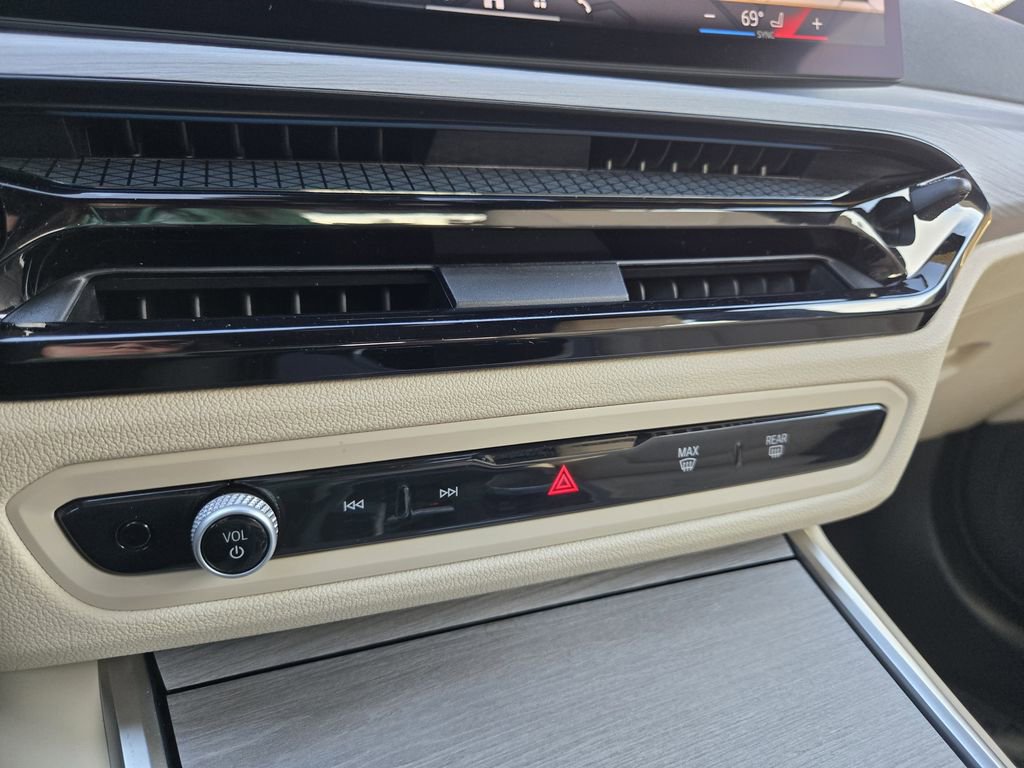 Certified 2025 BMW i4 xDrive40i image 23