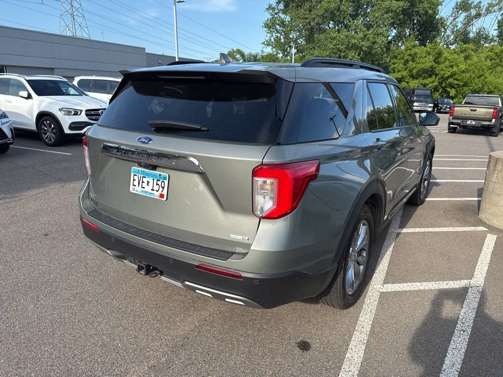 Used 2020 Ford Explorer XLT w/ Equipment Group 202A AWD/4WD image 7