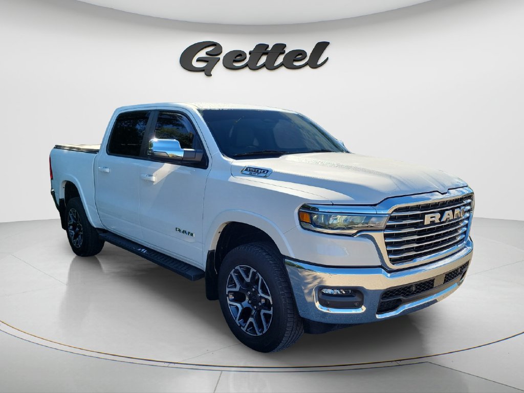 Used 2025 RAM 1500 Laramie AWD/4WD image 3