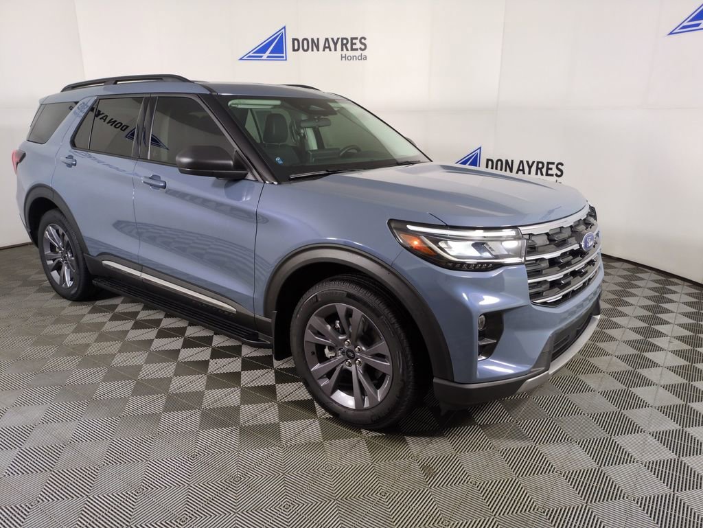 Used 2025 Ford Explorer Active w/ Active Comfort Package AWD/4WD image 10