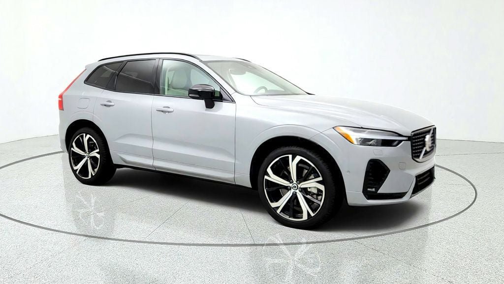 Used 2025 Volvo XC60 T8 Ultra w/ Protection Package Premier AWD/4WD image 3